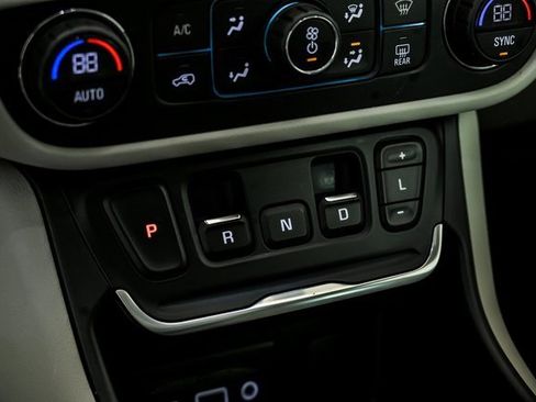 Used 2019 GMC Terrain Denali w/ Advanced Safety Package image 26