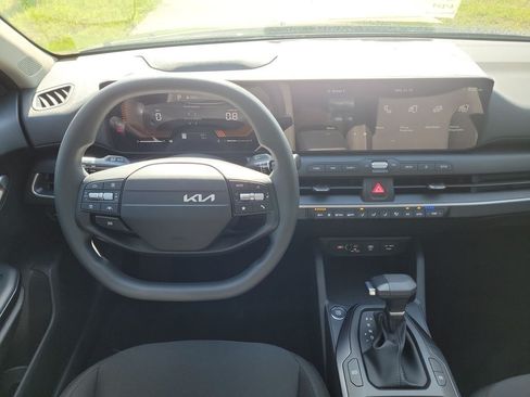 New 2026 Kia K4 FWD image 17