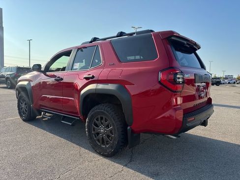 New 2026 Toyota 4Runner SR5 AWD/4WD image 11