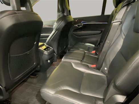 Used 2016 Volvo XC90 T6 Momentum image 13