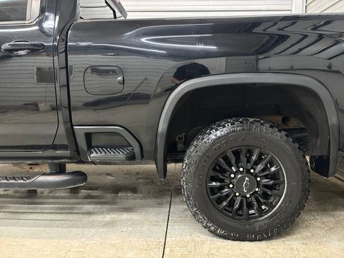 Used 2022 Chevrolet Silverado 2500 LTZ w/ LTZ Plus Package AWD/4WD image 6
