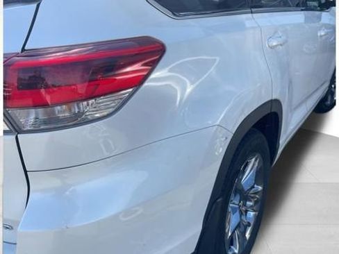 Used 2019 Toyota Highlander Limited Platinum image 9