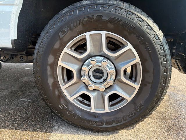 Used 2025 Ford F250 Lariat AWD/4WD image 12