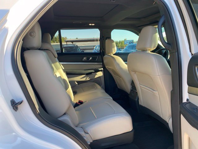 Used 2019 Ford Explorer XLT w/ Equipment Group 202A FWD image 11