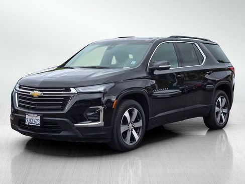Used 2023 Chevrolet Traverse LT w/ LT Premium Package AWD/4WD image 8