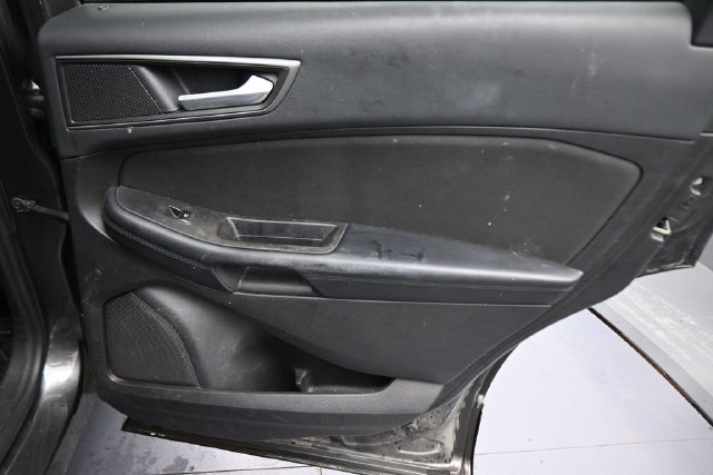 Used 2017 Ford Edge SE w/ Cargo Accessory Package AWD/4WD image 15
