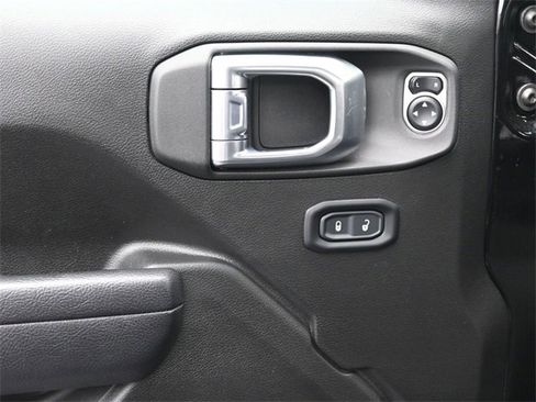 Used 2024 Jeep Gladiator Rubicon w/ Safety Group image 16