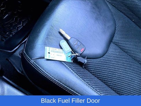 Used 2017 Jeep Wrangler Unlimited Sahara image 27