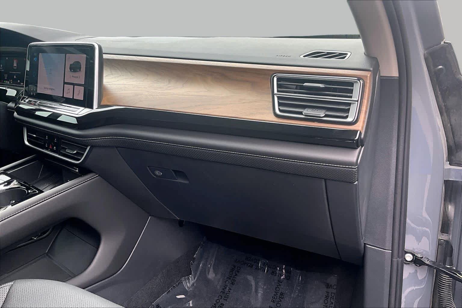New 2026 Volkswagen Atlas SE FWD image 19