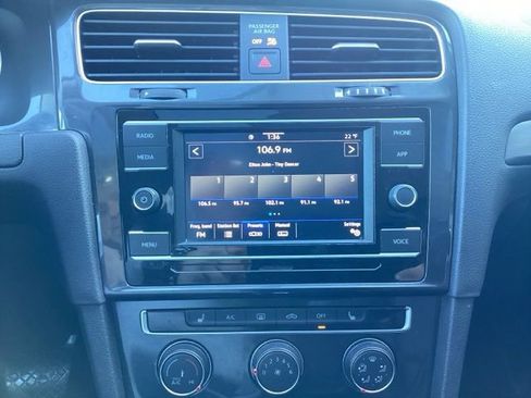 Used 2020 Volkswagen Golf 4-Door image 19