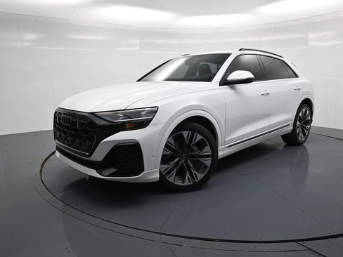 Used 2025 Audi Q8 Prestige image 1