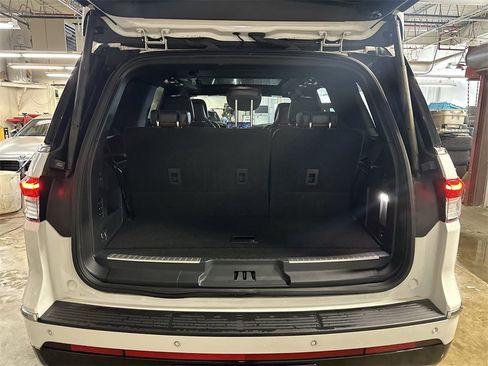 Certified 2022 Lincoln Navigator Reserve image 21