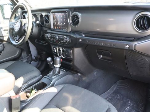 Used 2023 Jeep Wrangler Unlimited w/ Cold Weather Group image 34