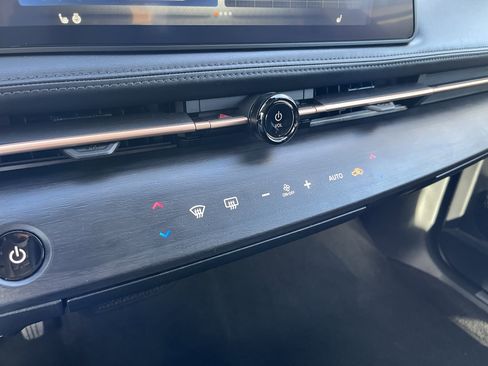 Certified 2025 Nissan Ariya ENGAGE+ image 24