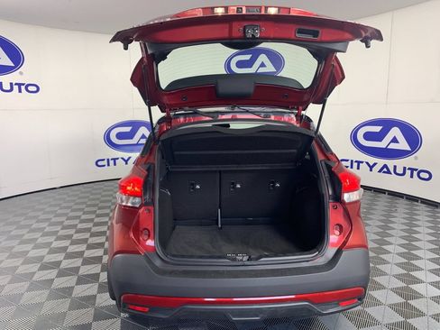 Used 2018 Nissan Kicks SR FWD image 32