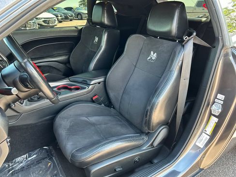 Used 2016 Dodge Challenger R/T Scat Pack w/ Leather Interior Group RWD image 14