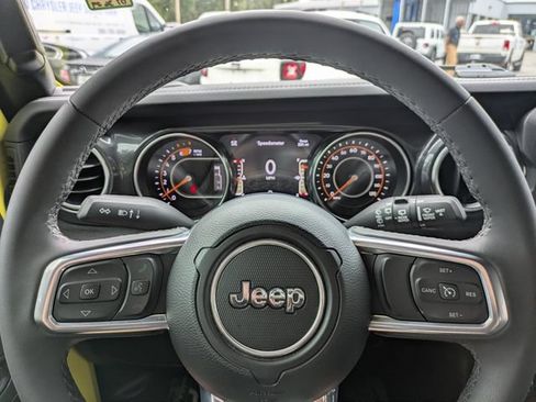 Used 2023 Jeep Wrangler Unlimited Sahara AWD/4WD image 32
