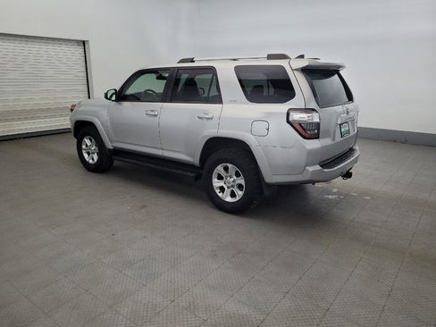 Used 2019 Toyota 4Runner SR5 AWD/4WD image 3