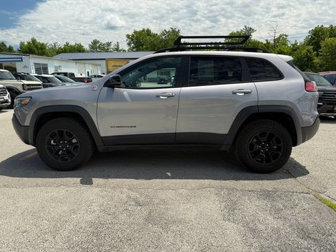 Used 2022 Jeep Cherokee Trailhawk w/ Premium Leather Package AWD/4WD image 10