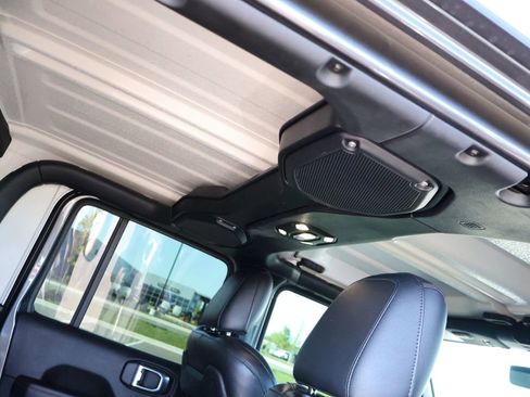 Used 2021 Jeep Gladiator Mojave AWD/4WD image 15