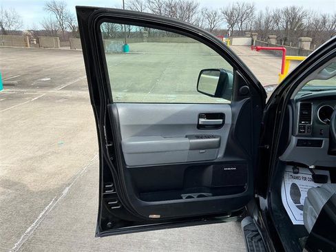 Used 2016 Toyota Sequoia Limited image 25