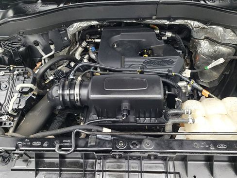 Used 2020 Ford Explorer XLT w/ Equipment Group 202A RWD image 30