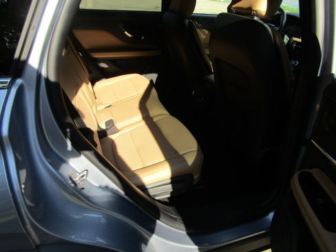 Used 2022 Lincoln Corsair Reserve w/ Equipment Group 201A image 17