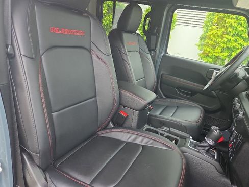Used 2024 Jeep Wrangler Unlimited Rubicon AWD/4WD image 24