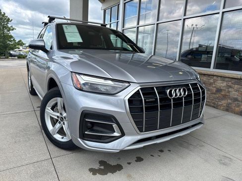 Used 2023 Audi Q5 2.0T Premium w/ Convenience Package AWD/4WD image 2