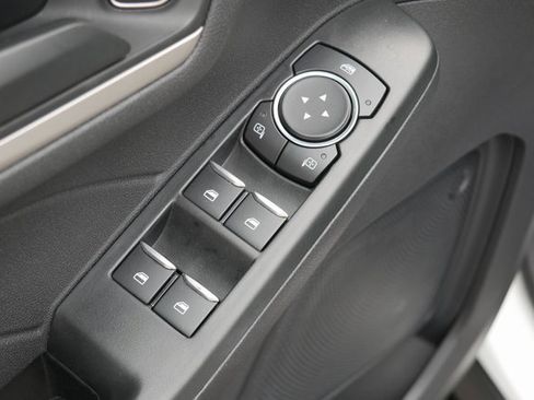 Used 2022 Ford Escape SE w/ SE Sport Appearance Package image 16