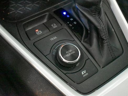 Used 2023 Toyota RAV4 XLE image 22