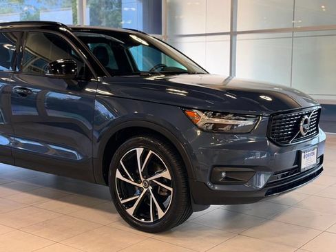 Used 2022 Volvo XC40 T5 R-Design w/ Advanced Package AWD/4WD image 5