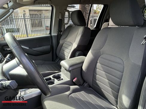 Used 2012 Nissan Pathfinder SV image 18