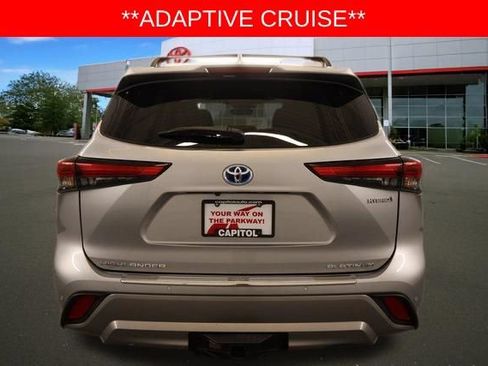 Used 2023 Toyota Highlander Platinum AWD/4WD image 5