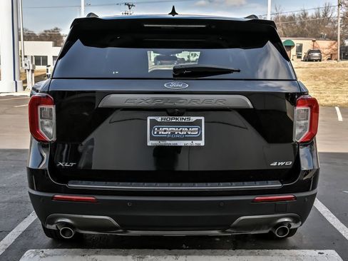 Used 2023 Ford Explorer XLT w/ Equipment Group 202A image 7