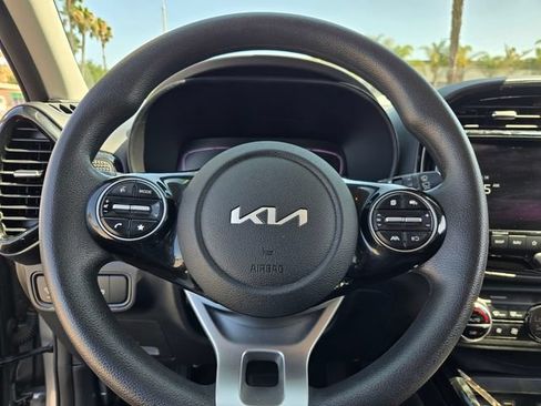 Used 2023 Kia Soul S FWD image 19