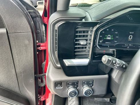 Certified 2023 GMC Sierra 1500 SLT w/ X31 Off-Road Package AWD/4WD image 17