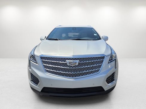Used 2019 Cadillac XT5 Luxury w/ LPO, Radiant Package FWD image 2