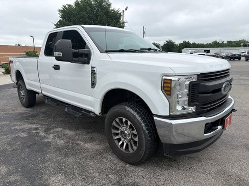 Used 2019 Ford F250 XL w/ XL Value Package AWD/4WD image 2