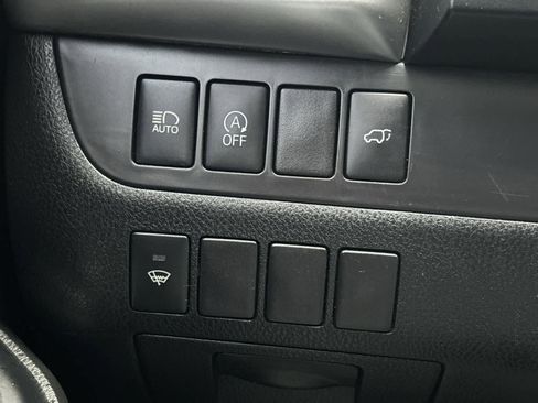 Used 2017 Toyota Highlander SE image 8