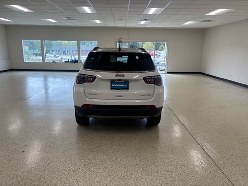 Used 2024 Jeep Compass Limited image 8