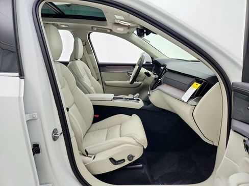 New 2026 Volvo XC90 T8 Ultra w/ Protection Package Premier image 14