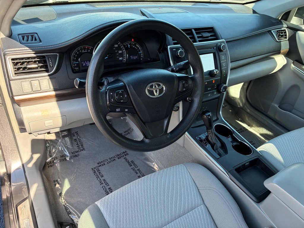 Used 2015 Toyota Camry LE FWD image 10