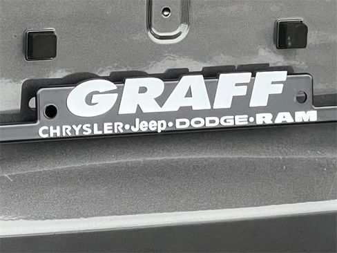 Used 2019 Jeep Cherokee Trailhawk w/ Cold Weather Group image 46