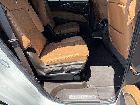 Certified 2023 Cadillac Escalade Premium Luxury w/ Performance Package AWD/4WD image 29