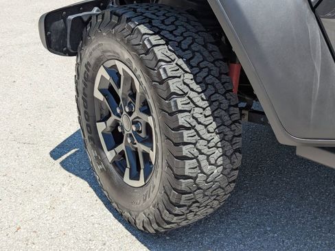Certified 2024 Jeep Wrangler Unlimited Rubicon AWD/4WD image 37