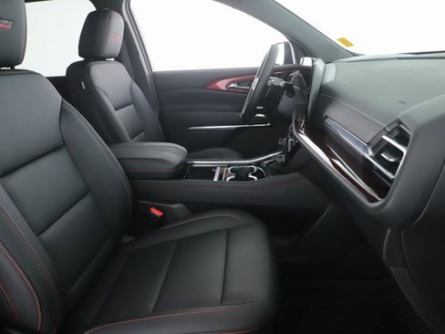 Used 2025 Chevrolet Traverse Z71 w/ LPO, Floor Liner Package image 32