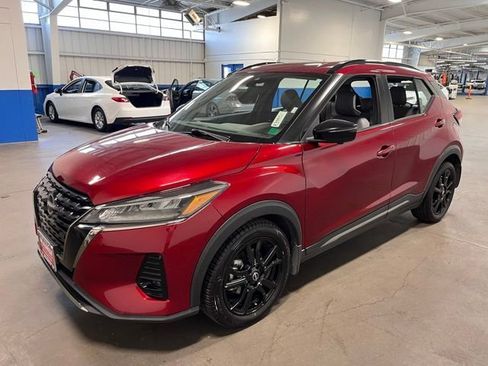 Used 2023 Nissan Kicks SR w/ SR Premium Package image 8