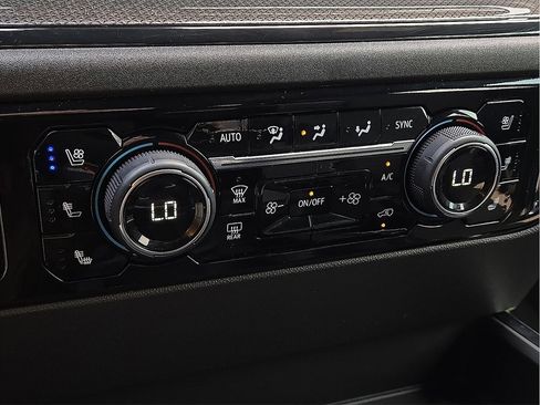 Used 2025 Chevrolet Silverado 1500 ZR2 w/ Technology Package image 15