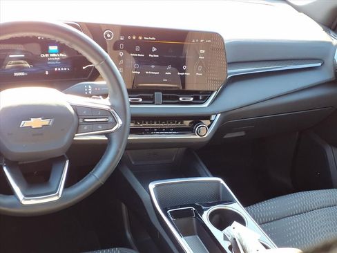 Used 2025 Chevrolet Equinox LT image 7